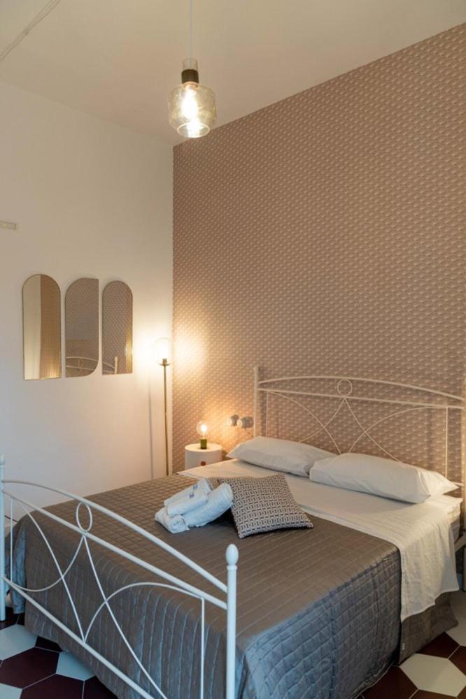 Suitetti Camere&Relax سان نيكولا أرسيلا الغرفة الصورة